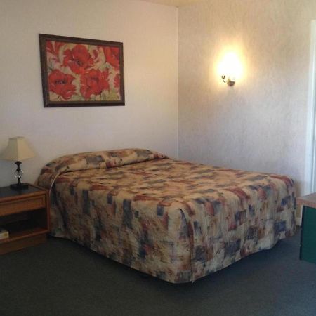 Redwood Motel Yorkton Ngoại thất bức ảnh